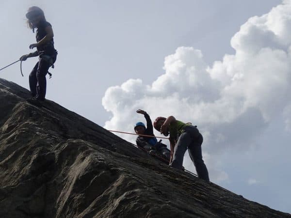 Grimpe sur les rochers